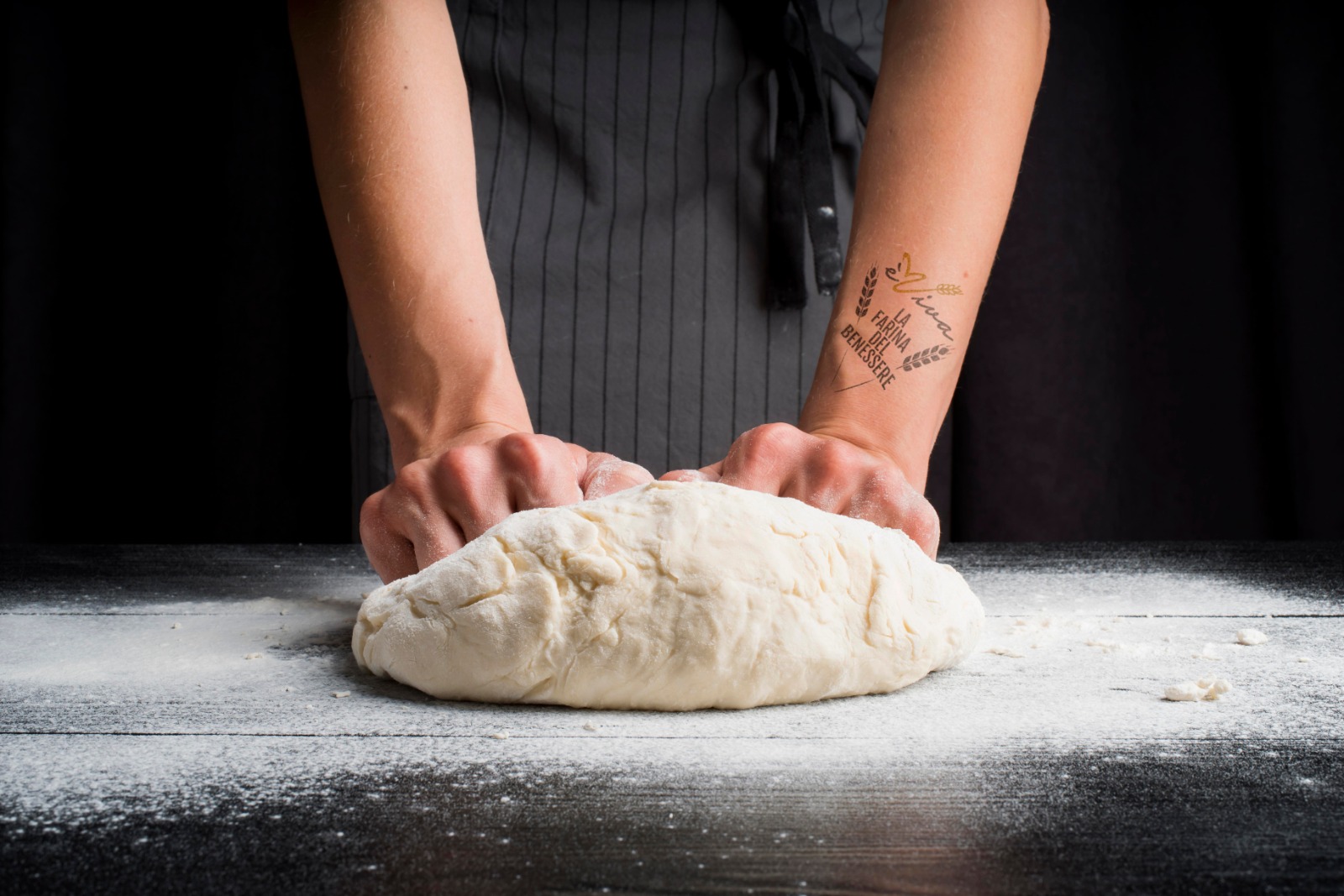 Месит тесто ногами. Викторианцы месят тесто ногами. Негр месит тесто. Dough Table. Снится замесить тесто