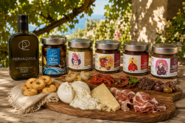Tagliere pugliese di Ferragosto con sottoli, olive Peranzana e taralli
