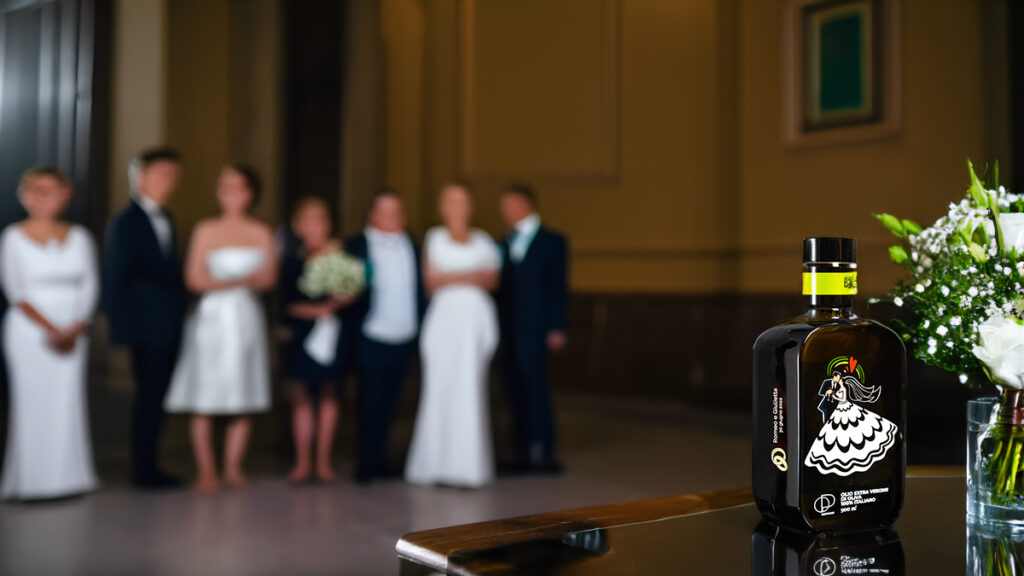 Fai un regalo indimenticabile. Personalizza le tue bottiglie d’olio d’oliva con Agricola Piano