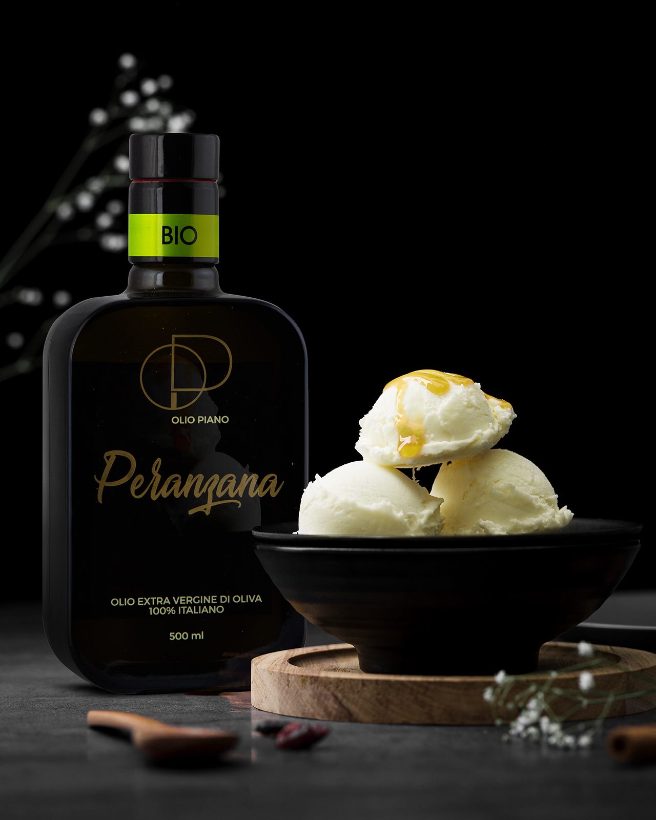 Gelato all'Olio Extravergine di Oliva: Una Ricetta Unica e Versatile Gelato all'Olio Extravergine di Oliva: Una Ricetta Unica e Versatile