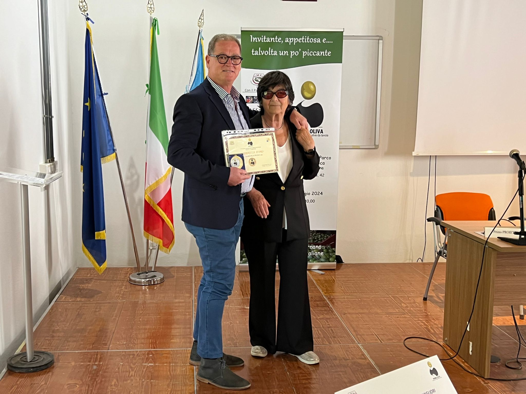 Riconoscimenti per Agricola Piano al Concorso Monna Oliva 2024