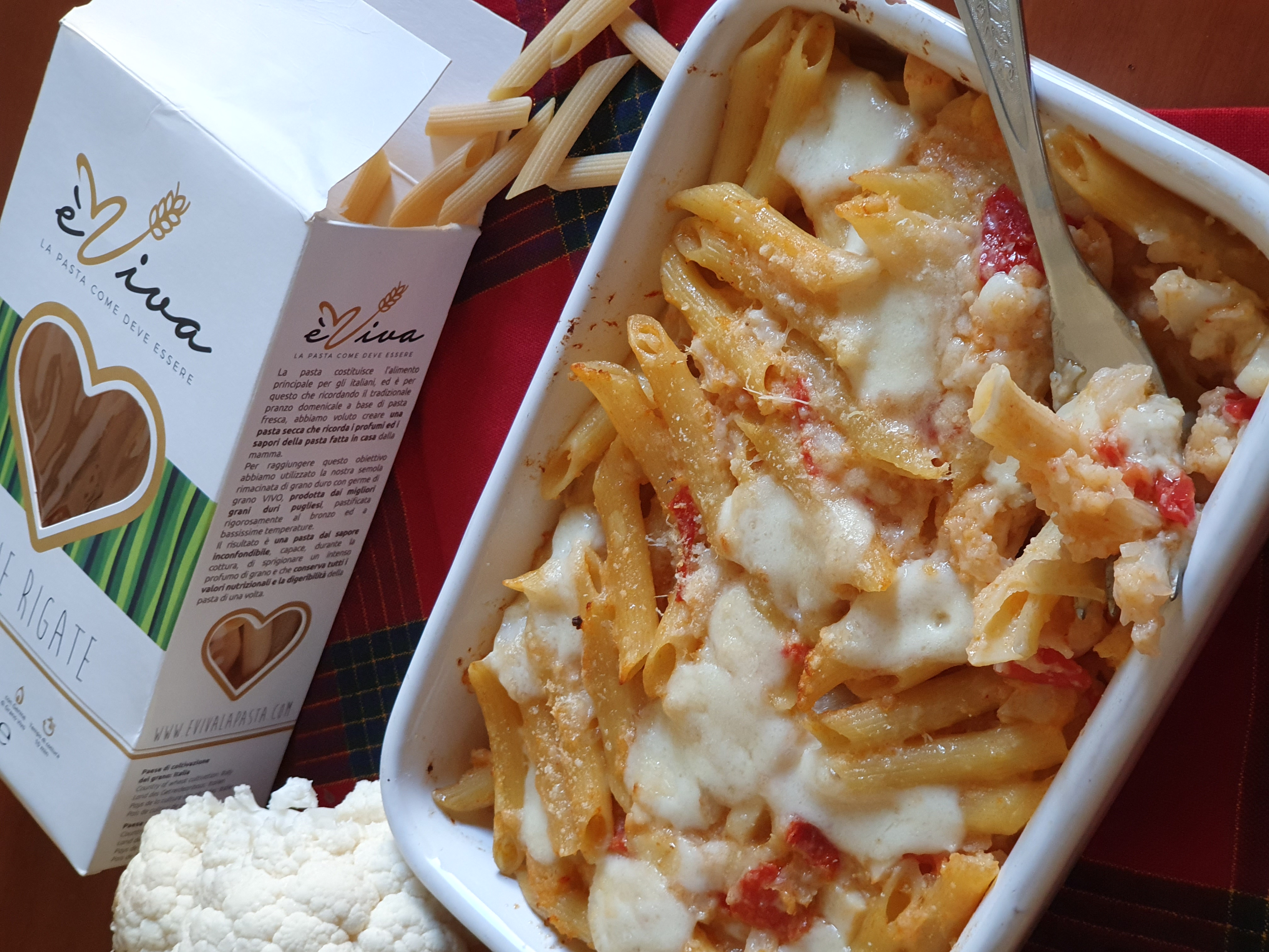 Penne rigate con cavolfiore e provola affumicata Penne rigate con cavolfiore e provola affumicata